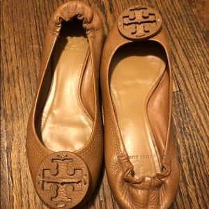 Tory Burch beige flats